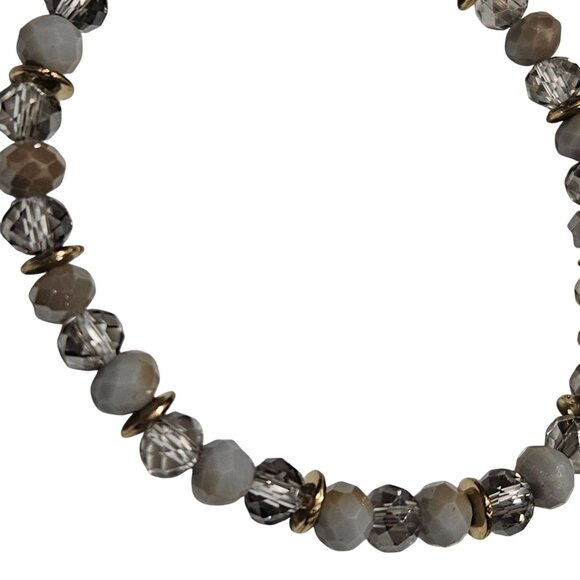 Elegant Faceted Gray Clear Beaded Stretch Bracelet Classic Minimalist Jewelry - Picture 2 of 3